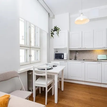 Apartment Summer Hideout Downtown Fast Wifi *