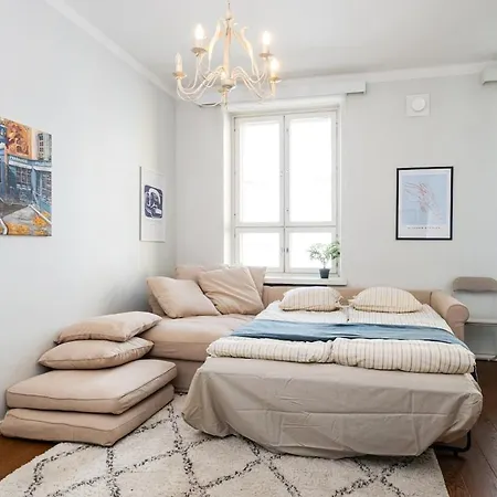 Summer Hideout Downtown Fast Wifi Apartment *